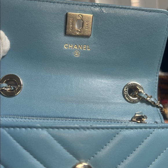 Chanel WOC Trendy Chevron CC blue crossbody bag with the box - Picture 12 of 17